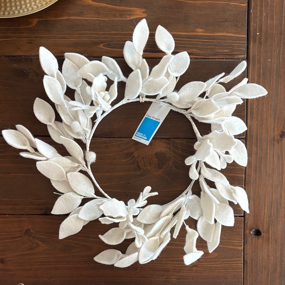 Room Essentials Target Cream Leaf Holiday Faux Wreath 13 in diameter